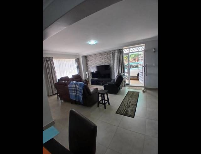 3 BEDROOM DUPLEX FOR SALE IN CASSELDALE